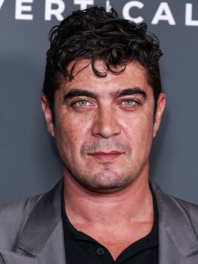 İtalyan aktör ve film yapımcısı Riccardo Scamarcio, Los Angeles Dikey Entertainment 'in 