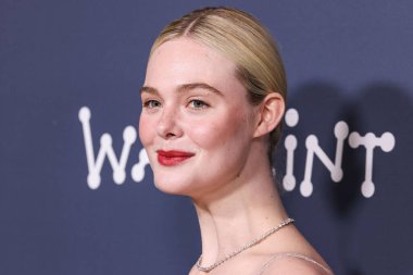 Amerikalı aktris ve şarkıcı Elle Fanning, Fendi Couture elbisesi ve Cartier mücevheri giyerek 5 Kasım 2025 'te Los Angeles' taki DGA Tiyatro Kompleksi 'nde düzenlenen' Duygusal Değer 'in Los Angeles Premiere' ine geldi.  