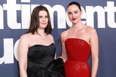 Norveçli aktris Inga Ibsdotter Lilleaas ve Norveçli aktris Renate Reinsve, 5 Kasım 2025 'te Los Angeles' taki DGA Tiyatro Kompleksi 'nde düzenlenen' Duygusal Değer 'in Los Angeles Premiere' ine geldiler. 