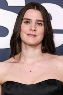 Norveçli aktris Inga Ibsdotter Lilleaas, 5 Kasım 2025 'te Amerika Yönetmenler Birliği' ndeki DGA Tiyatrosu Kompleksi 'nde düzenlenen Los Angeles Premiere Of Neon' un 