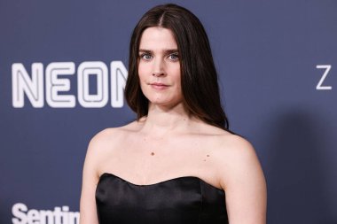 Norveçli aktris Inga Ibsdotter Lilleaas, 5 Kasım 2025 'te Amerika Yönetmenler Birliği' ndeki DGA Tiyatrosu Kompleksi 'nde düzenlenen Los Angeles Premiere Of Neon' un 