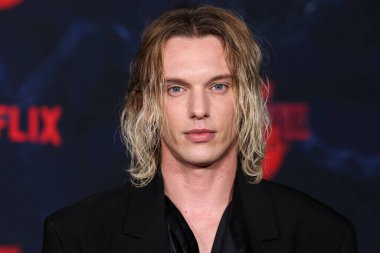 Jamie Campbell Bower, Netflix 'in 