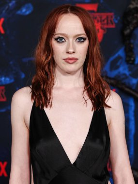 İrlandalı aktris Amybeth McNulty Netflix 'in 