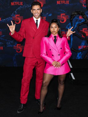 Ezra Sosa ve Jordan Chiles Netflix 'in 