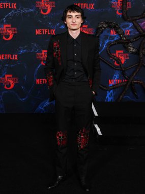 Kanadalı aktör, müzisyen, yönetmen ve kayıt sanatçısı Finn Wolfhard, Netflix 'in' Stranger Things '5. sezonunun dünya prömiyerine 6 Kasım 2025' te Hollywood, Los Angeles, Kaliforniya, ABD 'de bulunan TCL Çin Tiyatrosu IMAX' te geldi.