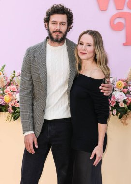 Amerikalı aktör, yapımcı, yazar, Adam Brody ve Amerikalı aktris, yapımcı, şarkıcı, komedyen Kristen Bell Netflix FYSEE: The Fall Edit - 'Nobody Want This' Sezon 2 FYC Etkinliği 7 Kasım 2025 'te Netflix Tudum Theater' da gerçekleşti.  