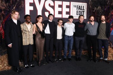  Jamie Campbell Bower, Amerikalı aktör, şarkıcı ve dansçı Caleb McLaughlin, İngiliz aktris ve yapımcı Millie Bobby Brown, Kanadalı aktör, müzisyen, yönetmen ve şarkıcı Finn Wolfhard.