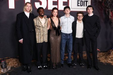  Jamie Campbell Bower, Amerikalı aktör, şarkıcı ve dansçı Caleb McLaughlin, İngiliz aktris ve yapımcı Millie Bobby Brown, Kanadalı aktör, müzisyen, yönetmen ve şarkıcı Finn Wolfhard.