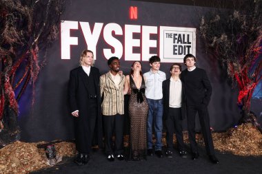  Jamie Campbell Bower, Amerikalı aktör, şarkıcı ve dansçı Caleb McLaughlin, İngiliz aktris ve yapımcı Millie Bobby Brown, Kanadalı aktör, müzisyen, yönetmen ve şarkıcı Finn Wolfhard.