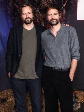 Amerikalı yazar, yönetmen ve yapımcı Matt Duffer ve Amerikalı yapımcı Ross Duffer (The Duffer Brothers) Netflix FYSEE: The Fall Edit - 'Stranger Things' Sezon 5 FYC) 