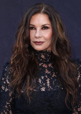 Galli aktris Catherine Zeta-Jones Netflix FYSEE: The Fall Edit - 'Çarşamba' Sezon 2 FYC (Düşünceleriniz İçin) Netflix Tudum Tiyatrosu 'nda 9 Kasım 2025' te Hollywood, Los Angeles, Kaliforniya, ABD 'de düzenlenen etkinliğe geldi.. 