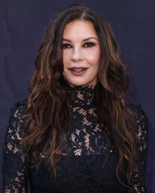 Galli aktris Catherine Zeta-Jones Netflix FYSEE: The Fall Edit - 'Çarşamba' Sezon 2 FYC (Düşünceleriniz İçin) Netflix Tudum Tiyatrosu 'nda 9 Kasım 2025' te Hollywood, Los Angeles, Kaliforniya, ABD 'de düzenlenen etkinliğe geldi.. 