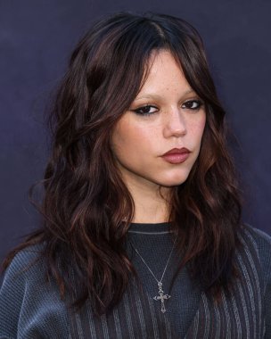 Amerikalı aktris Jenna Ortega Netflix FYSEE: The Fall Edit - 'Wednesday' Sezon 2 FYC (Değerlendirmeniz İçin) 9 Kasım 2025 tarihinde Netflix Tudum Tiyatrosu 'nda Hollywood, Los Angeles, Kaliforniya, ABD' de düzenlenen etkinliğe geldi.. 