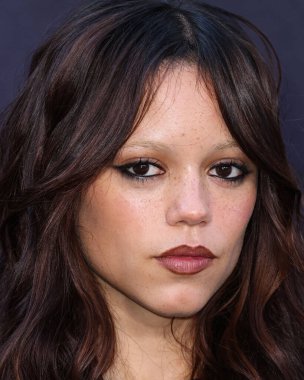 Amerikalı aktris Jenna Ortega Netflix FYSEE: The Fall Edit - 'Wednesday' Sezon 2 FYC (Değerlendirmeniz İçin) 9 Kasım 2025 tarihinde Netflix Tudum Tiyatrosu 'nda Hollywood, Los Angeles, Kaliforniya, ABD' de düzenlenen etkinliğe geldi.. 