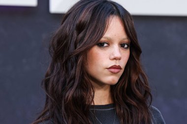 Amerikalı aktris Jenna Ortega Netflix FYSEE: The Fall Edit - 'Wednesday' Sezon 2 FYC (Değerlendirmeniz İçin) 9 Kasım 2025 tarihinde Netflix Tudum Tiyatrosu 'nda Hollywood, Los Angeles, Kaliforniya, ABD' de düzenlenen etkinliğe geldi.. 