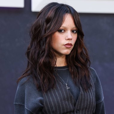 Amerikalı aktris Jenna Ortega Netflix FYSEE: The Fall Edit - 'Wednesday' Sezon 2 FYC (Değerlendirmeniz İçin) 9 Kasım 2025 tarihinde Netflix Tudum Tiyatrosu 'nda Hollywood, Los Angeles, Kaliforniya, ABD' de düzenlenen etkinliğe geldi.. 
