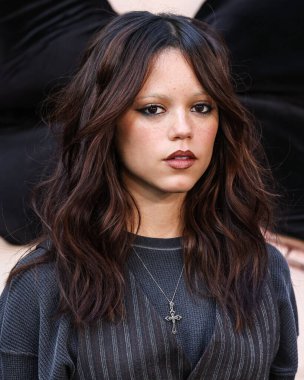 Amerikalı aktris Jenna Ortega Netflix FYSEE: The Fall Edit - 'Wednesday' Sezon 2 FYC (Değerlendirmeniz İçin) 9 Kasım 2025 tarihinde Netflix Tudum Tiyatrosu 'nda Hollywood, Los Angeles, Kaliforniya, ABD' de düzenlenen etkinliğe geldi.. 