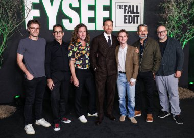 Adam Penn, Mac Quayle, Ian Brennan, Charlie Hunnam, Max Winkler, Matthew Flood Ferguson ve Michael Bauman Netflix FYSEE: The Fall Edit - 'Monster: The Ed Gein Story' FYC 'Netflix Tudum Theater' da düzenlenen etkinliğe geldiler. 