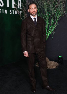 İngiliz aktör Charlie Hunnam Netflix FYSEE: The Fall Edit - 'Monster: The Ed Gein Story' FYC 'Netflix Tudum Theater' da 9 Kasım 2025 tarihinde düzenlenen etkinliğe katıldı..   