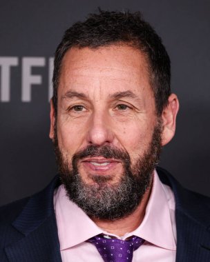 Amerikalı aktör ve komedyen Adam Sandler, Netflix 'in' Jay Kelly 'sinin Los Angeles Premiere' ine 11 Kasım 2025 'te Hollywood' da Hollywood, Los Angeles, Kaliforniya, ABD 'de düzenlenen.     