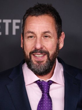 Amerikalı aktör ve komedyen Adam Sandler, Netflix 'in' Jay Kelly 'sinin Los Angeles Premiere' ine 11 Kasım 2025 'te Hollywood' da Hollywood, Los Angeles, Kaliforniya, ABD 'de düzenlenen.     