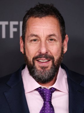 Amerikalı aktör ve komedyen Adam Sandler, Netflix 'in' Jay Kelly 'sinin Los Angeles Premiere' ine 11 Kasım 2025 'te Hollywood' da Hollywood, Los Angeles, Kaliforniya, ABD 'de düzenlenen.     