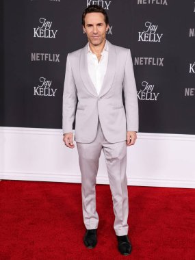 Amerikalı aktör Alessandro Nivola, Netflix 'in' Jay Kelly 'adlı filminin Los Angeles Premiere' ine 11 Kasım 2025 'te Hollywood' da Hollywood, Los Angeles, Kaliforniya 'da gerçekleştirildi..  