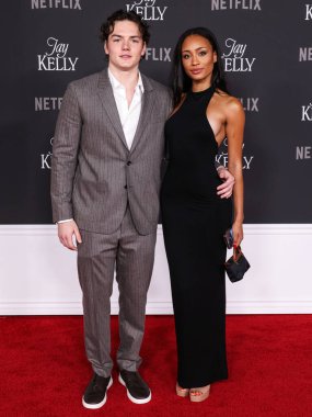 Amerikalı aktör Patrick Wilson ve Sade Muhammed, 11 Kasım 2025 'te Hollywood' da Hollywood, Los Angeles, Kaliforniya, ABD 'de düzenlenen Netflix' in 'Jay Kelly' adlı filminin Los Angeles galasına geldiler..