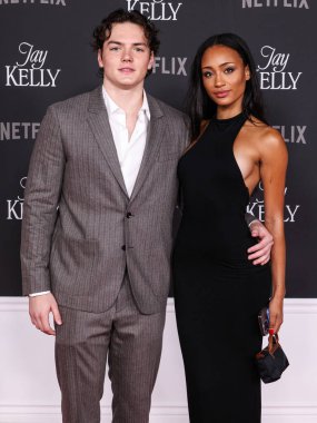 Amerikalı aktör Patrick Wilson ve Sade Muhammed, 11 Kasım 2025 'te Hollywood' da Hollywood, Los Angeles, Kaliforniya, ABD 'de düzenlenen Netflix' in 'Jay Kelly' adlı filminin Los Angeles galasına geldiler.. 