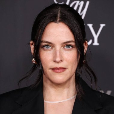 Chanel Spring 2026 giyen Amerikalı aktris Riley Keough, 11 Kasım 2025 'te Hollywood, Los Angeles, Kaliforniya' da düzenlenen Netflix 'in' Jay Kelly 'adlı filminin Los Angeles galasına geldi..    