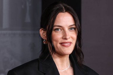 Chanel Spring 2026 giyen Amerikalı aktris Riley Keough, 11 Kasım 2025 'te Hollywood, Los Angeles, Kaliforniya' da düzenlenen Netflix 'in' Jay Kelly 'adlı filminin Los Angeles galasına geldi..    