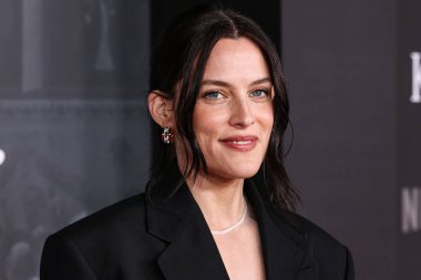 Chanel Spring 2026 giyen Amerikalı aktris Riley Keough, 11 Kasım 2025 'te Hollywood, Los Angeles, Kaliforniya' da düzenlenen Netflix 'in' Jay Kelly 'adlı filminin Los Angeles galasına geldi..    