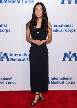 Çinli-İngiliz aktris Alice Hewkin, 13 Kasım 2025 'te Beverly Wilshire, A Four Seasons Hotel' de düzenlenen 2025 Uluslararası Tıp Kolordusu Yıllık Ödül Töreni 'ne katıldı..