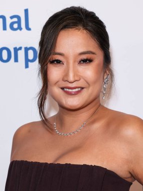 Koreli-Amerikalı aktris, şarkıcı ve dansçı Ashley Park, 13 Kasım 2025 'te Beverly Wilshire, A Four Seasons Hotel' de düzenlenen 2025 Uluslararası Tıp Ödülleri törenine katıldı..