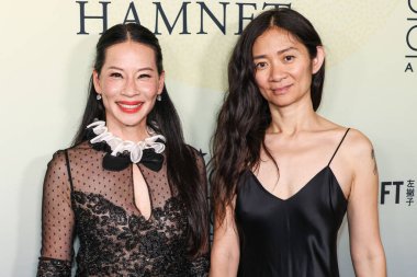 Lucy Liu ve Chloe Zhao (Chlo Zhao), Eleştirmenler Seçme Derneği 'nin 14 Kasım 2025' te Beverly Hills 'teki Four Seasons Hotel Los Angeles' ta düzenlenen 4. 