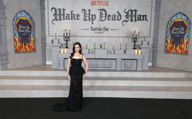 Amerikalı aktris ve şarkıcı Cailee Spaeny, Netflix 'in 