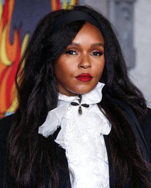 Sheryl Lowe Mücevherat 'ın broşunu takan Janelle Monae, 17 Kasım 2025' te Los Angeles 'ta Netflix' in 