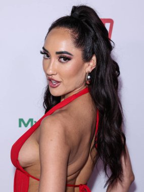 Chloe Amour (Chloe Michelle), 20 Kasım 2025 tarihinde AVALON Hollywood ve Bardot 'ta düzenlenen 2026 AVN Ödülleri Adaylık Partisi' ne katılır..