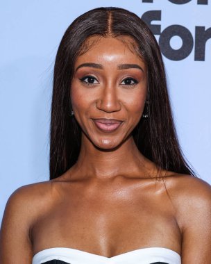 Santi Rabbani, 21 Kasım 2025 'te Beverly Hilton Oteli' nde düzenlenen 4. Geleneksel Femme It Forward 'Give her FlowHERS' ödül galasına geldi..     