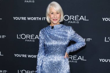 İngiliz aktris Helen Mirren (Dame Helen Mirren), 2 Aralık 2025 tarihinde Los Angeles Mucize Mil Müzesi, Los Angeles, Kaliforniya 'da Akademi Sinema Müzesi' nde 2025 tarihli 20.  