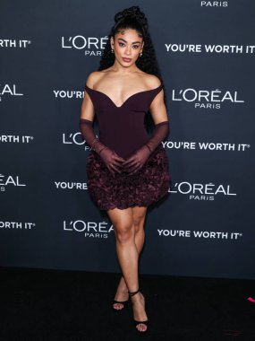 Jasmine Brown 2025 tarihli 20. Geleneksel Oreal Paris Kadınları Film Akademisi Müzesi 'ni 2 Aralık 2025' te Amerika Birleşik Devletleri 'nin Los Angeles kentinde gerçekleştirdi.. 