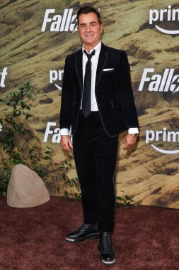 Amerikalı aktör ve film yapımcısı Justin Theroux, 8 Aralık 2025 'te Mile, Los Angeles, Kaliforniya' daki Academy Museum of Motion Pictures 'da gerçekleştirilen Amazon Prime' ın 2. sezonunun Los Angeles Premiere 'ine geldi.  