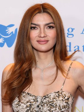 Amerikalı-Meksikalı aktris, yazar ve moda belirleyicisi Blanca Blanco, 11 Aralık 2025 'te Beverly Hilton Hotel' de düzenlenen Giving A Smile Foundation İlk Gala 2025 'e geldi..