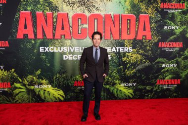 Amerikalı aktör, yapımcı ve senarist Paul Rudd, 13 Aralık 2025 'te Los Angeles, Los Angeles' ta Kasa tarafından Broadway 'deki The United Theater at STILE Downtown Los Angeles' ta düzenlenen Columbia Pictures 'Anaconda' nın dünya prömiyerine geldi.   