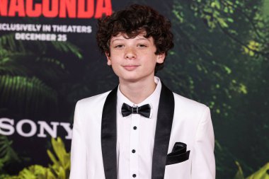 Avustralyalı aktör Sebastian Sero, 13 Aralık 2025 tarihinde Los Angeles, Kaliforniya, ABD 'de bulunan Kasa tarafından Broadway' deki StILE Downtown Los Angeles 'taki The United Theater' da düzenlenen Columbia Pictures 'Anaconda' nın dünya prömiyerine geldi..   