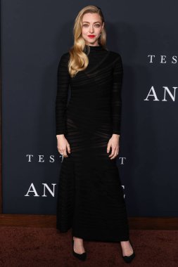 Amerikalı aktris Amanda Seyfried, 14 Aralık 2025 'te Hollywood, Los Angeles' taki Sinema Sanatları ve Bilimleri Akademisi 'nde düzenlenen 