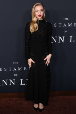 Amerikalı aktris Amanda Seyfried, 14 Aralık 2025 'te Hollywood, Los Angeles' taki Sinema Sanatları ve Bilimleri Akademisi 'nde düzenlenen 