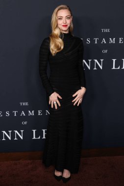 Amerikalı aktris Amanda Seyfried, 14 Aralık 2025 'te Hollywood, Los Angeles' taki Sinema Sanatları ve Bilimleri Akademisi 'nde düzenlenen 