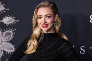 Amerikalı aktris Amanda Seyfried, 14 Aralık 2025 'te Hollywood, Los Angeles' taki Sinema Sanatları ve Bilimleri Akademisi 'nde düzenlenen 