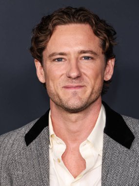 Amerikalı aktör Lewis Pullman, Los Angeles Searchlight Pictures 'ın 14 Aralık 2025' te Hollywood, Los Angeles 'taki Sinema Sanatları ve Bilimleri Akademisi' nde düzenlenen The Testament of Ann Lee 'nin galasına geldi.   